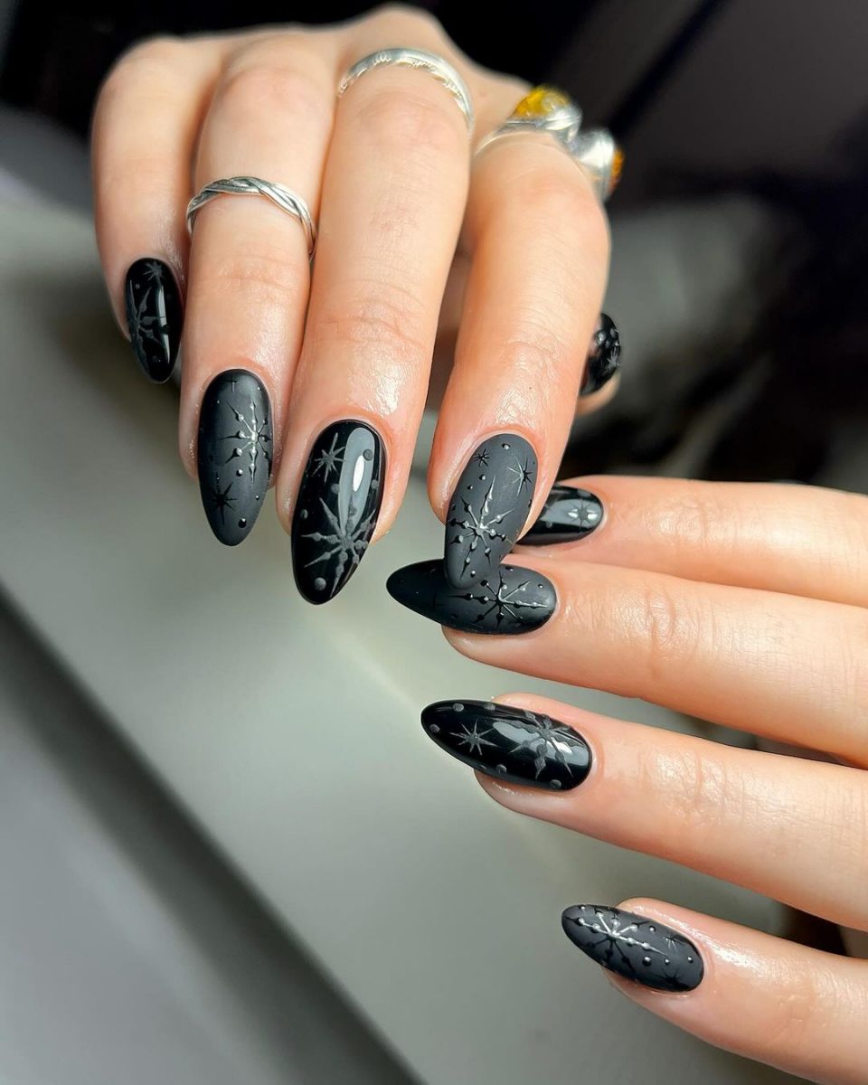 Black minimalistic Nail designs