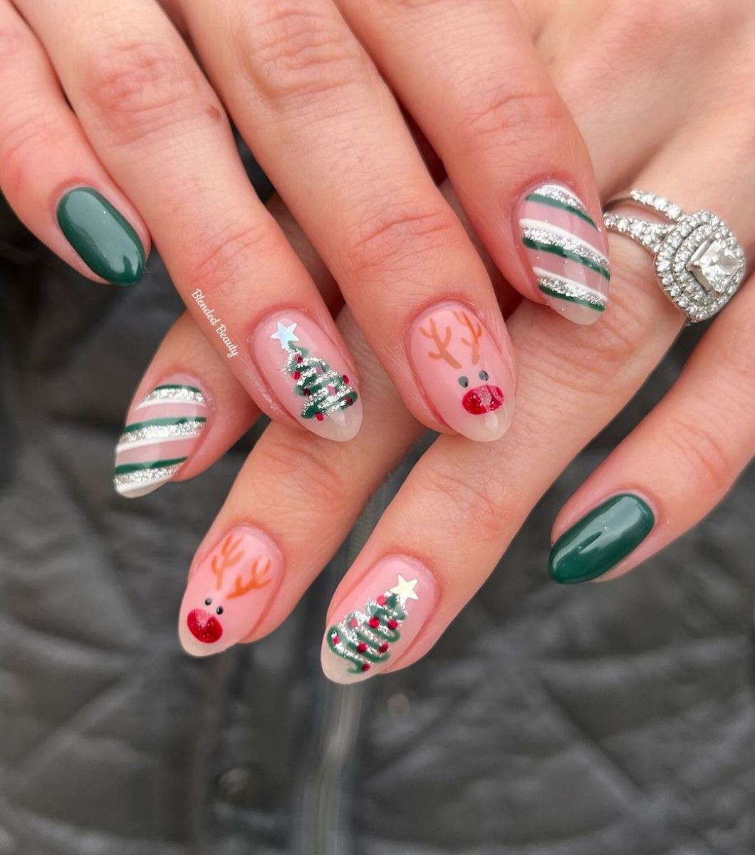 easy Christmas Nail Designs 2024