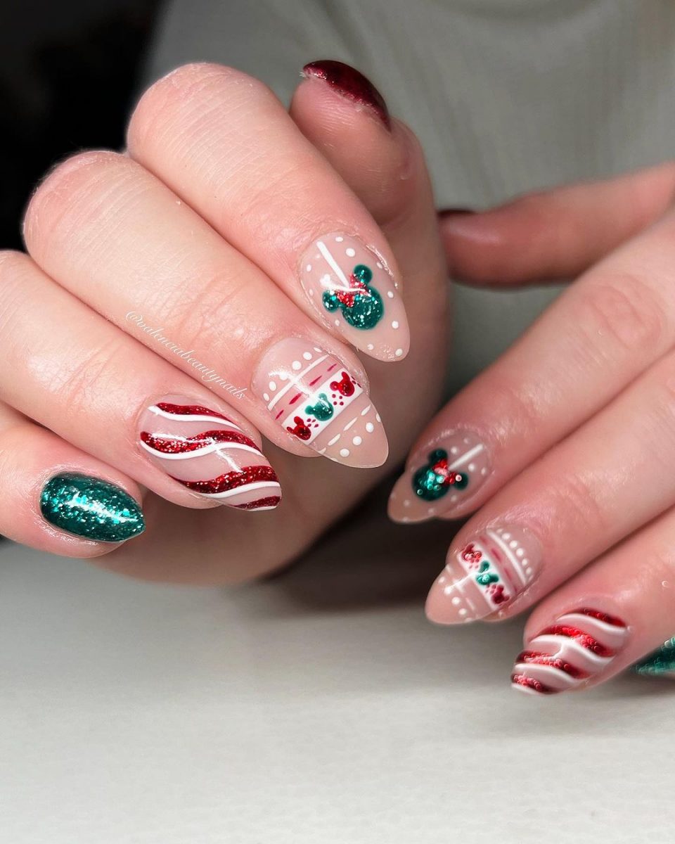 easy Christmas Nail Designs 2024