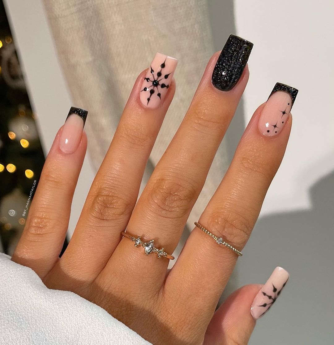 Black minimalistic Nail designs