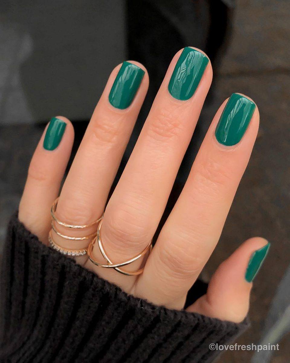 Dark Green Nails