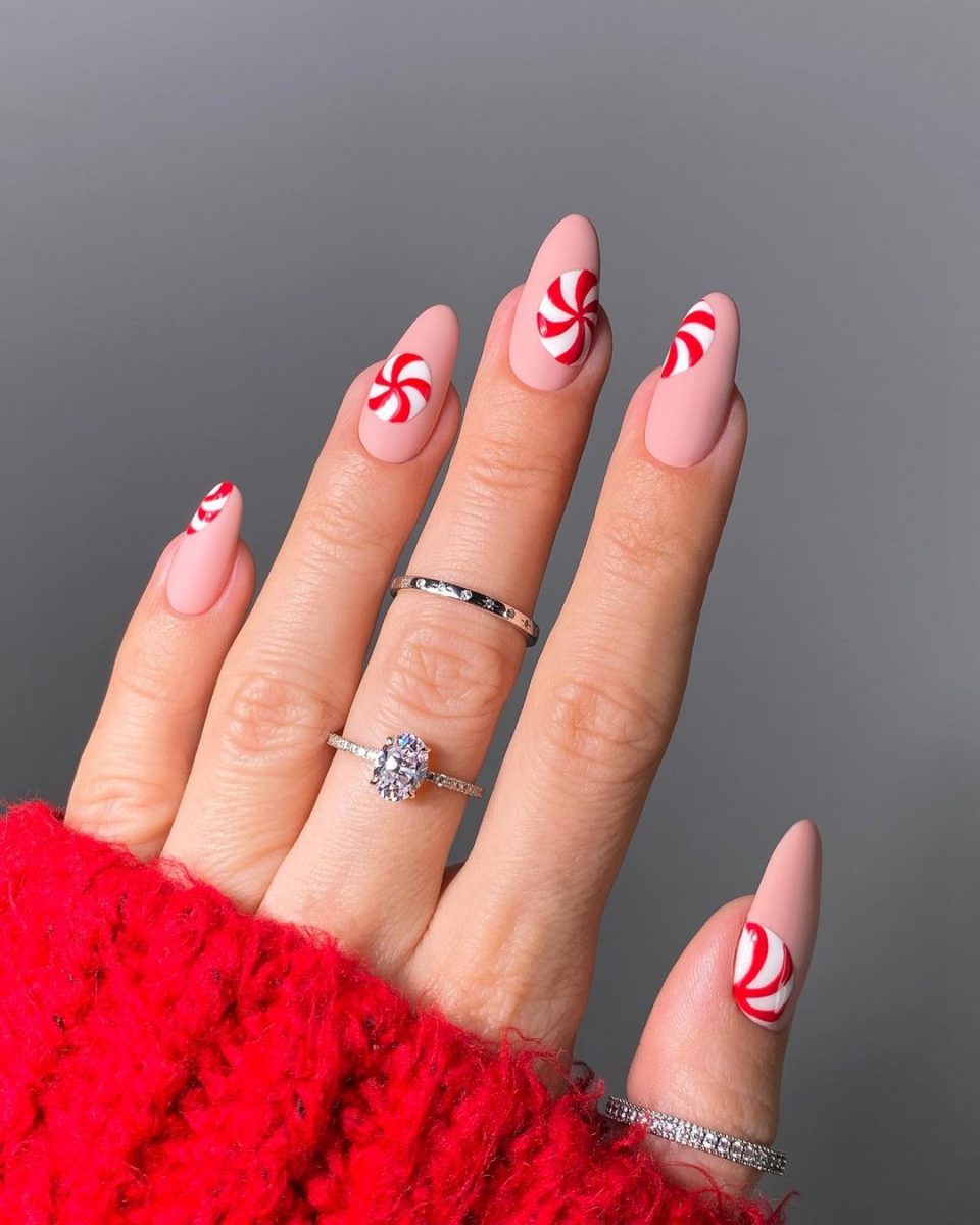 Simple Christmas Nail Designs