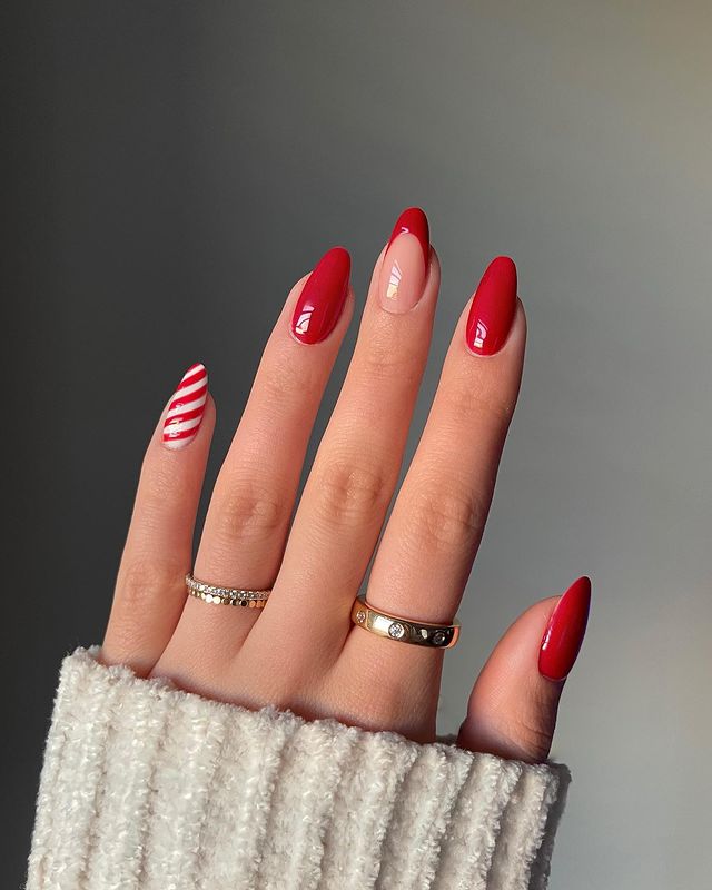 Simple Christmas Nail Designs