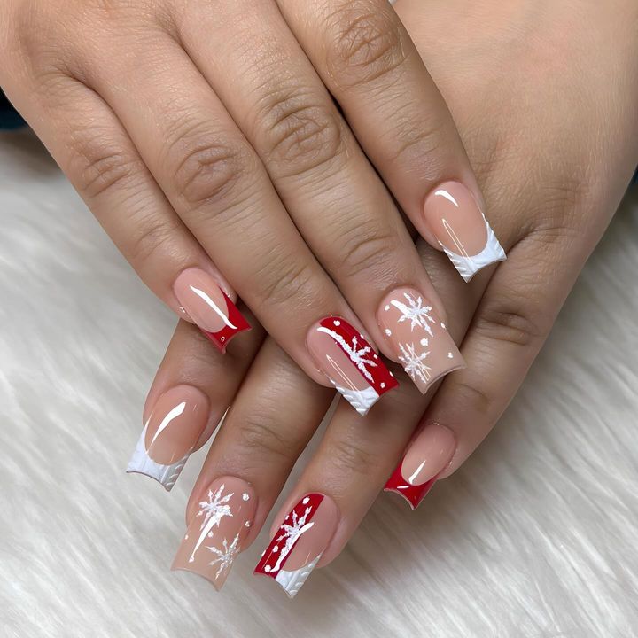 Short Christmas nails 2024