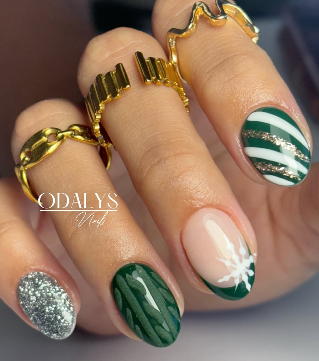 Green Christmas Nail Designs