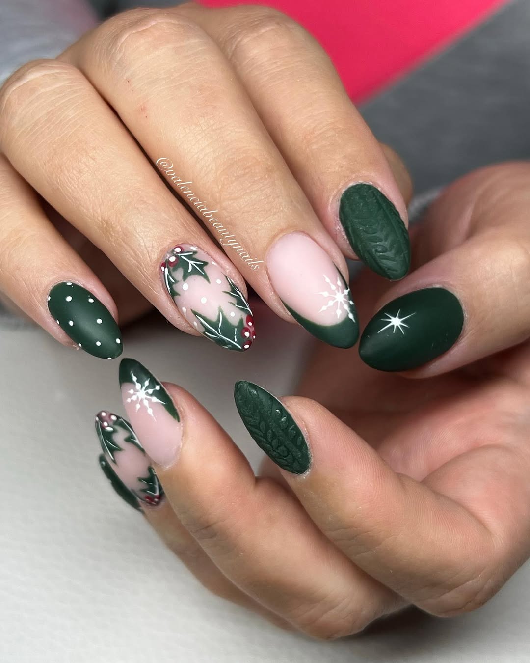 Green Christmas Nail Designs