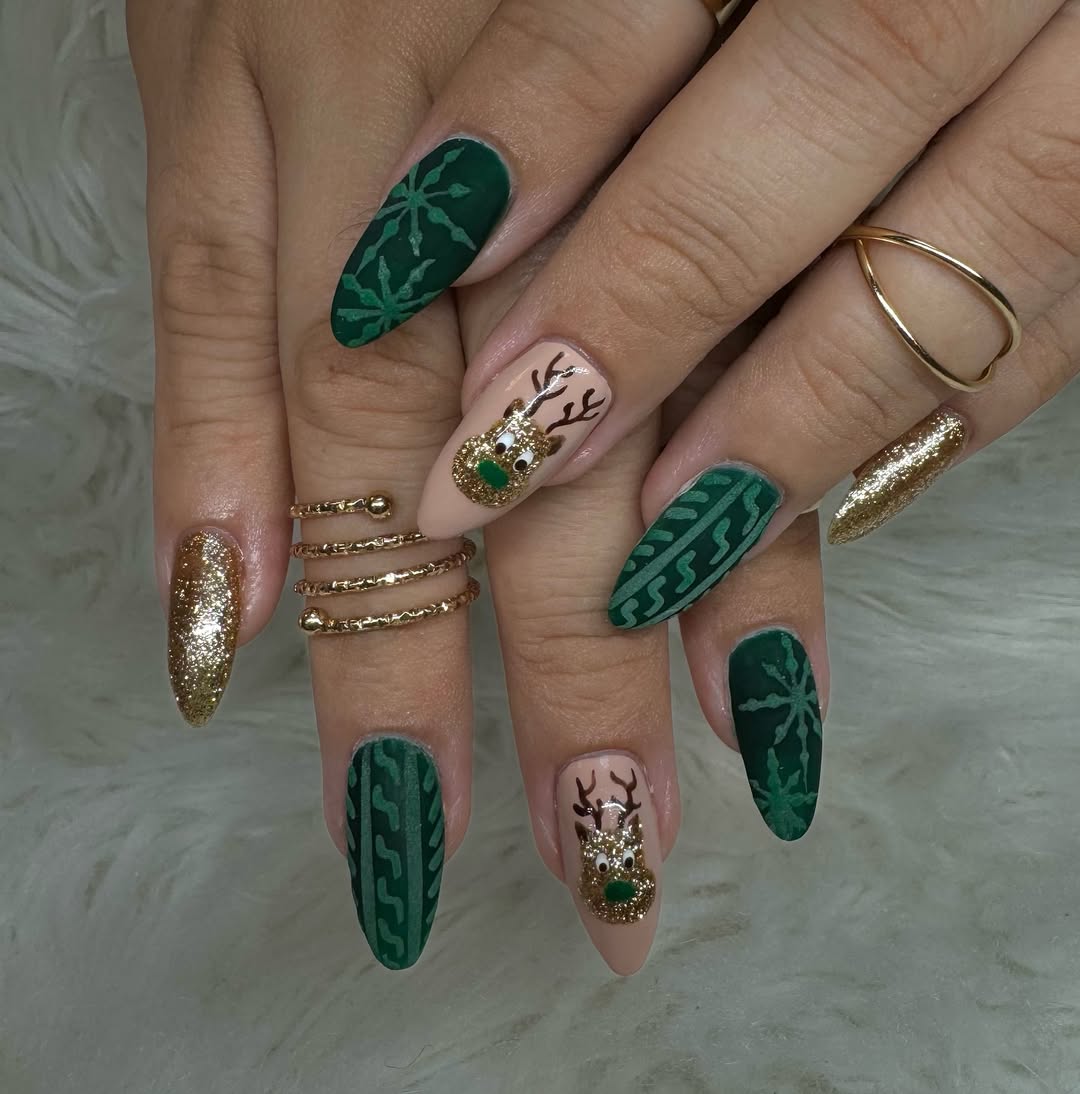 Green Christmas Nail Designs