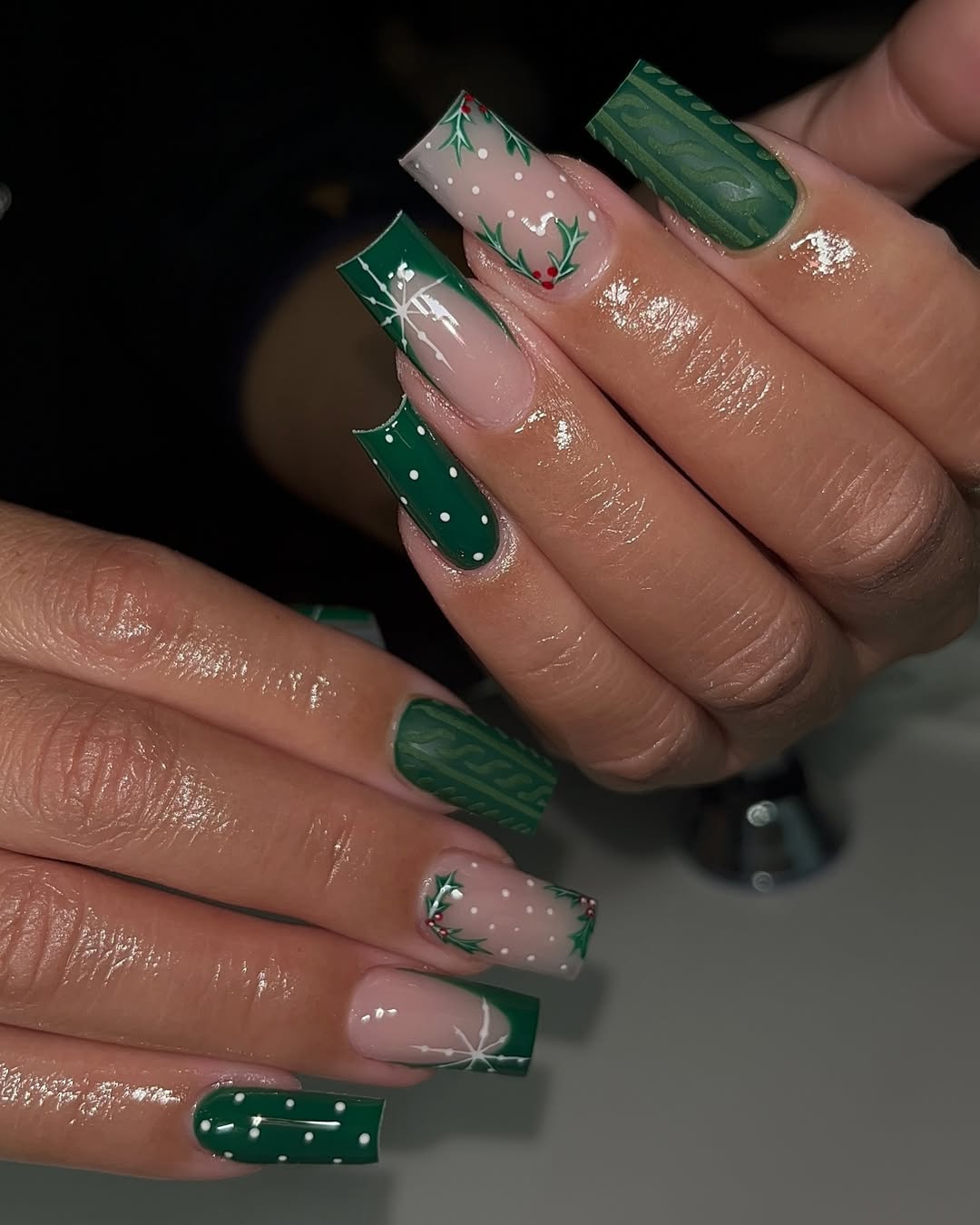 Green Christmas Nail Designs