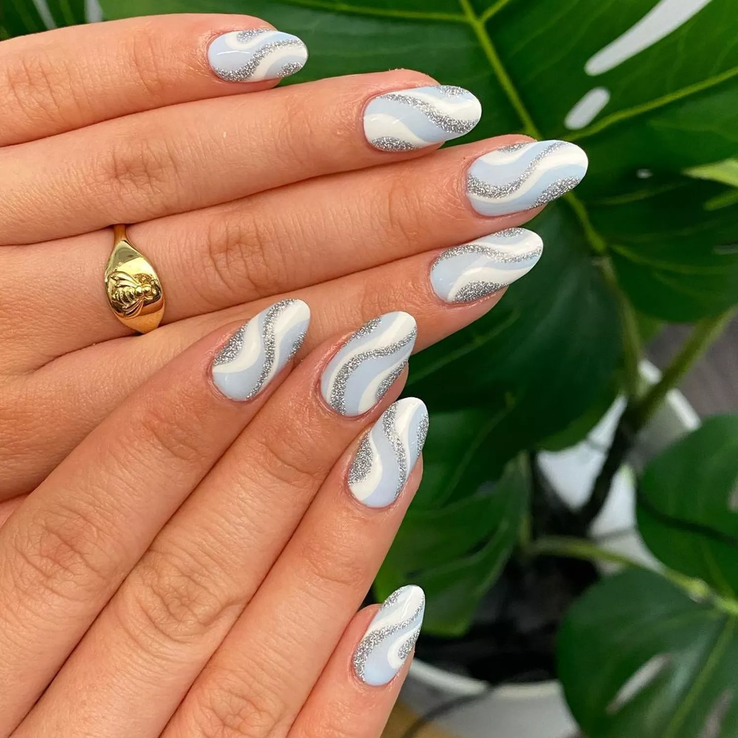 19 Stunning January Nails: Trends You Can't Miss 2025