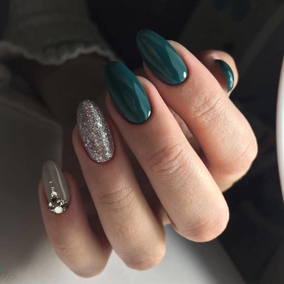 18 New Year’s Nail design Trends You Can’t Miss for 2025