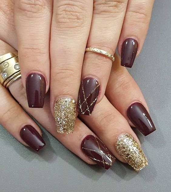 16 Trendy New Year's Eve Nail Designs for 2025