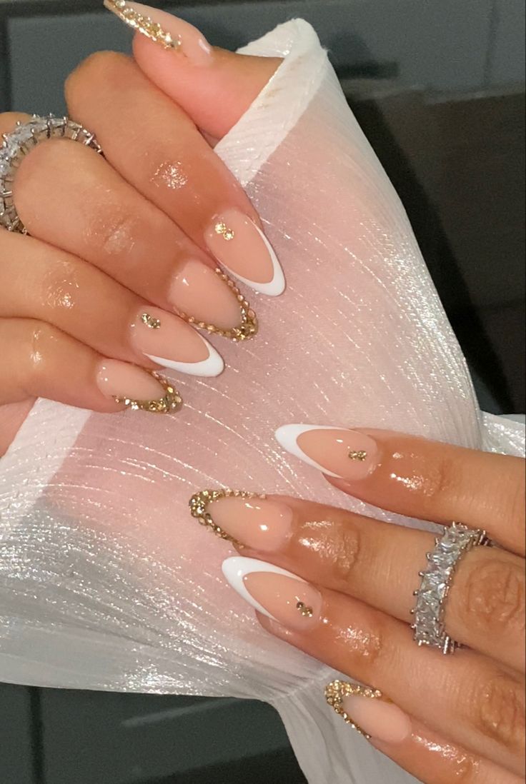 18 Almond Nail Art Ideas for a Chic Winter Look for 2025