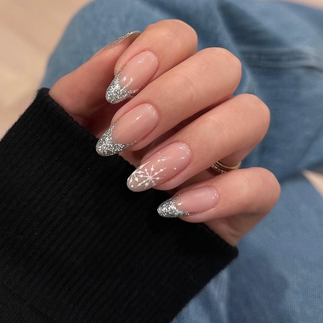 16 Trendy New Year's Eve Nail Designs for 2025