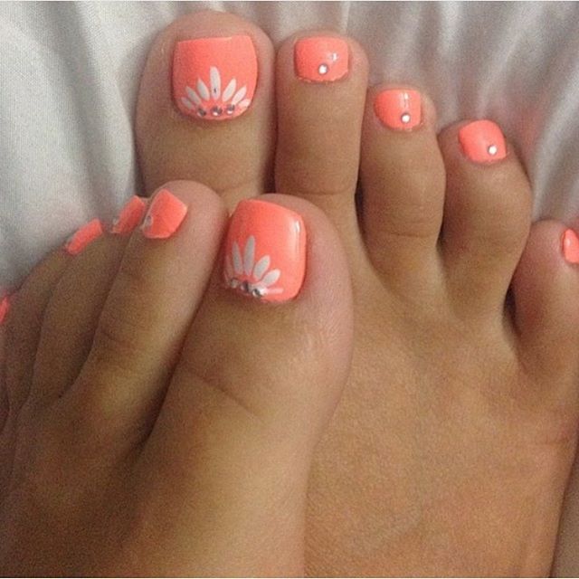 15 Stunning Summer Toe Nail Designs