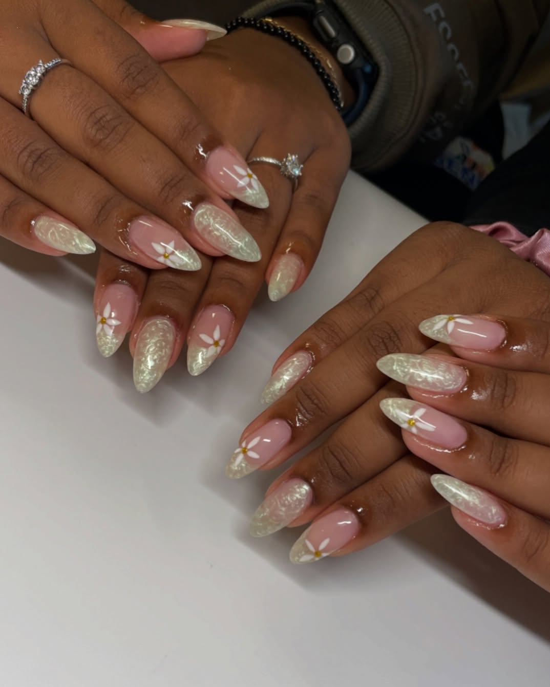 17 Stunning Graduation Nail Art Designs