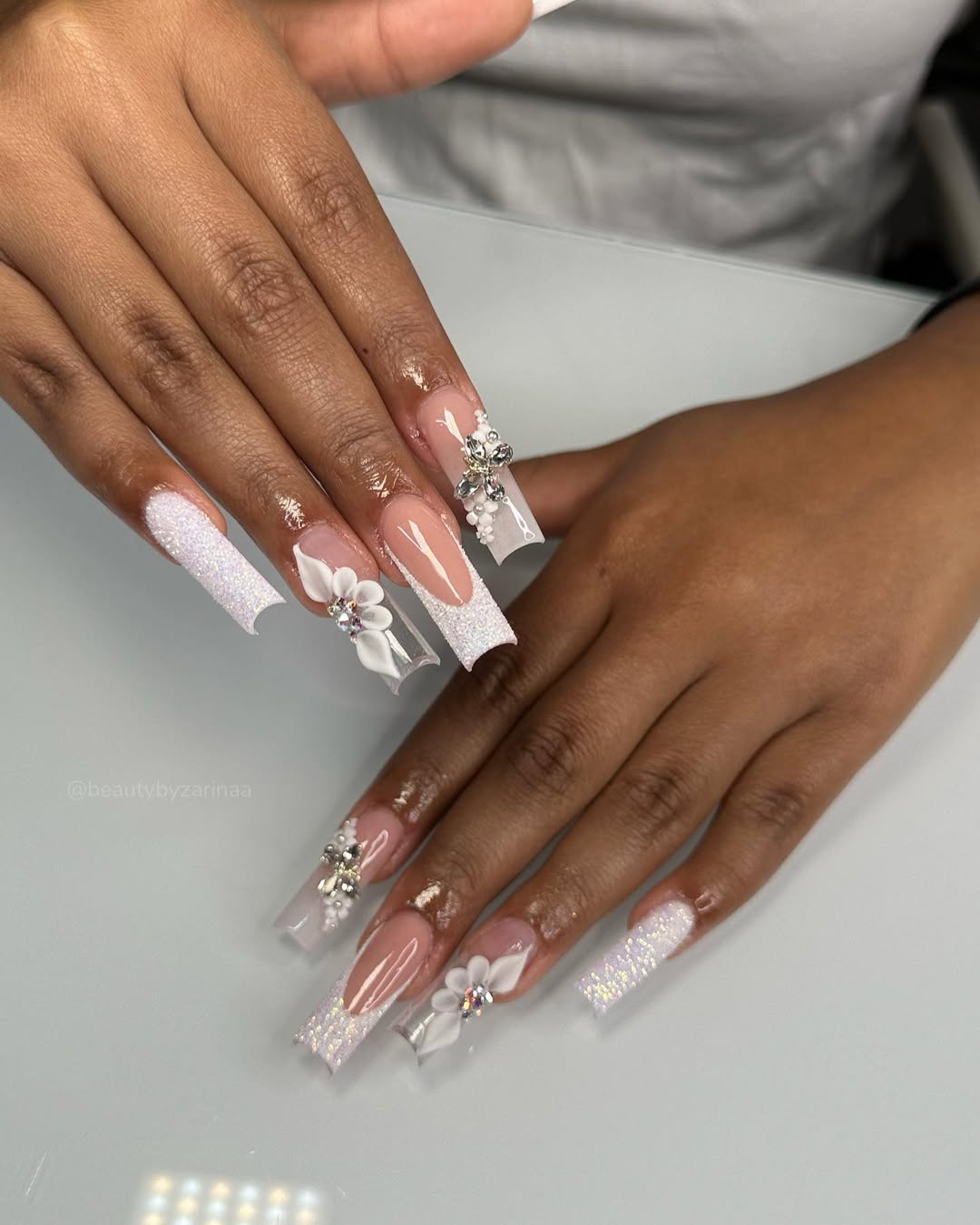 17 Stunning Graduation Nail Art Designs