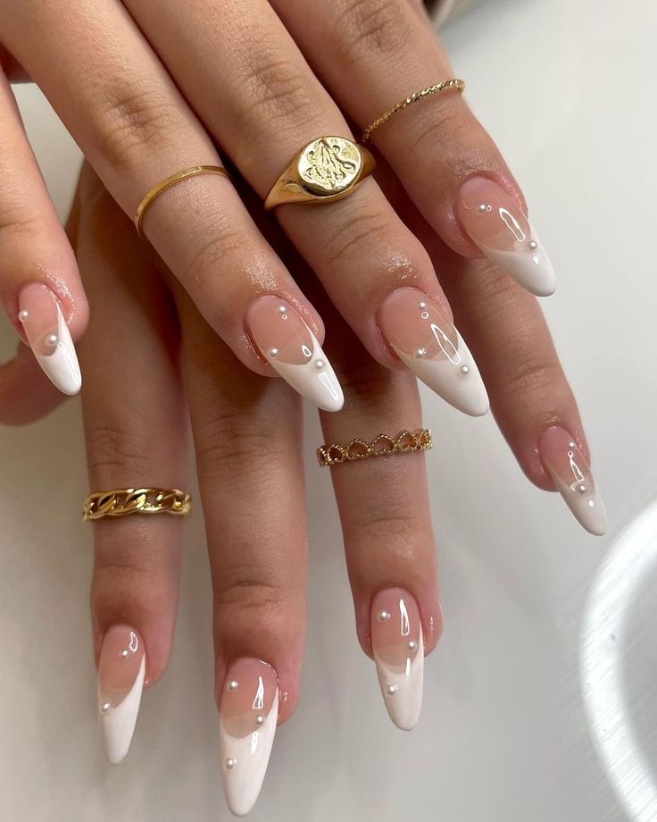 17 Stunning Graduation Nail Art Designs