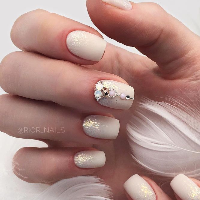 17 Stunning Graduation Nail Art Designs