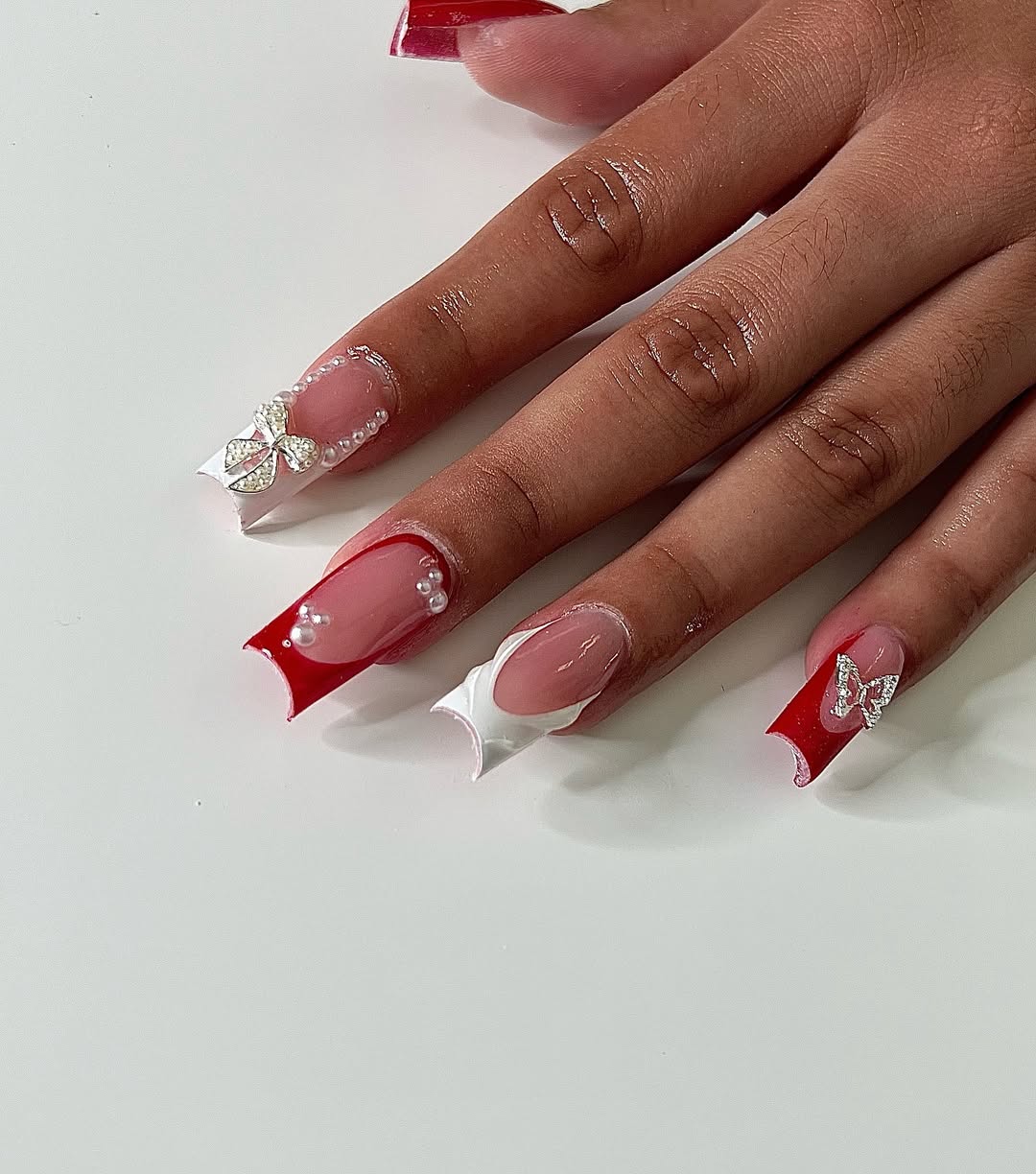 17 Stunning Graduation Nail Art Designs