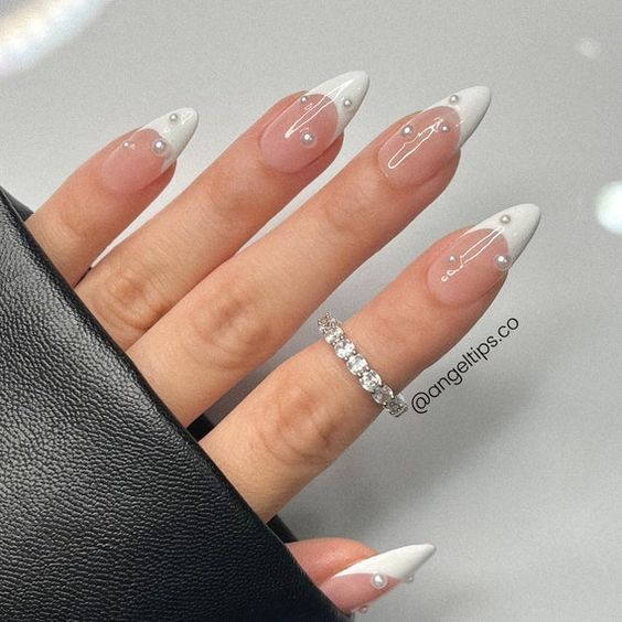 17 Stunning Graduation Nail Art Designs