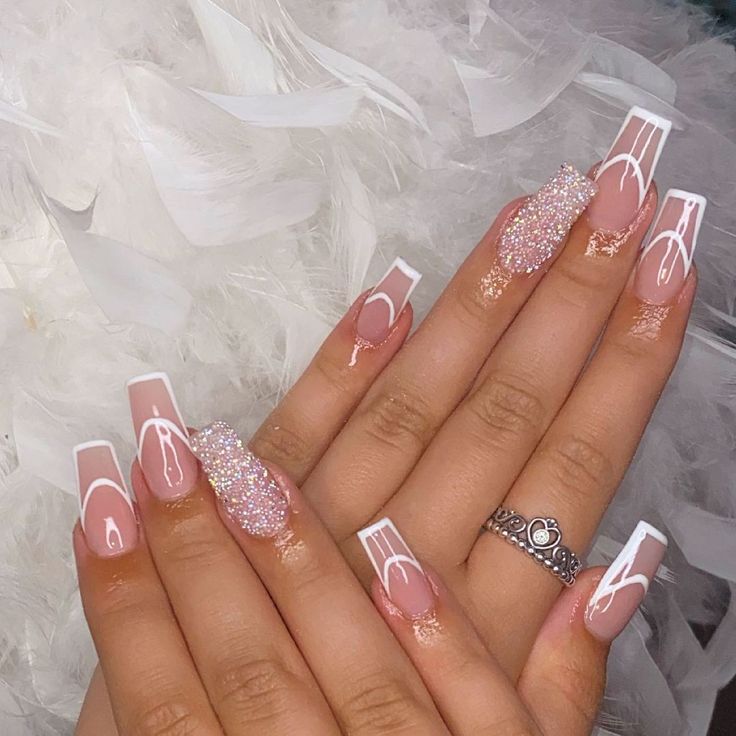 17 Stunning Graduation Nail Art Designs