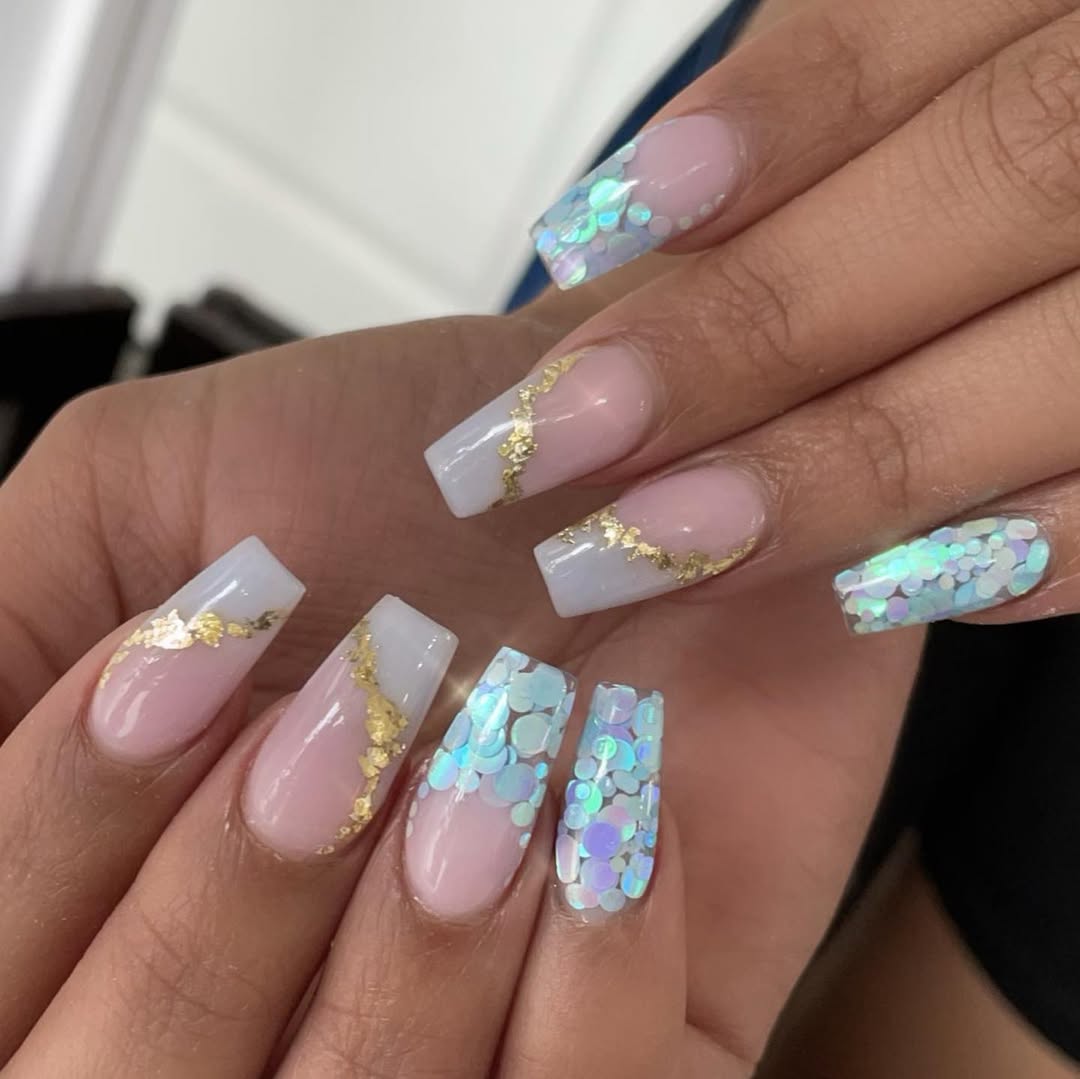 17 Stunning Graduation Nail Art Designs