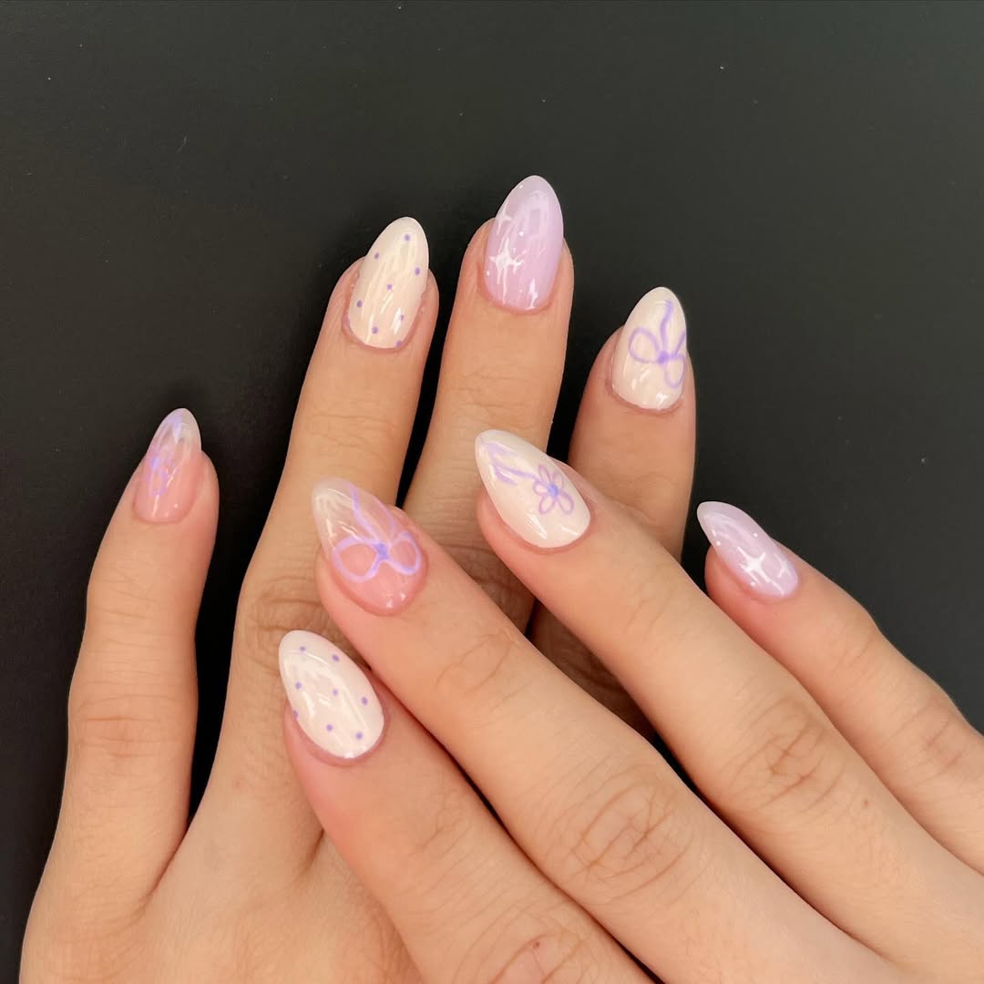 17 Stunning Graduation Nail Art Designs