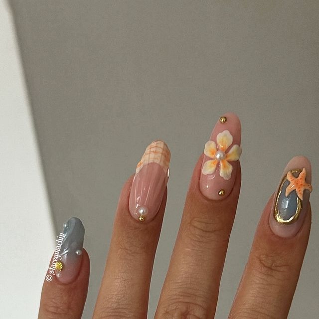 18 Stunning Beach Summer Nail Ideas