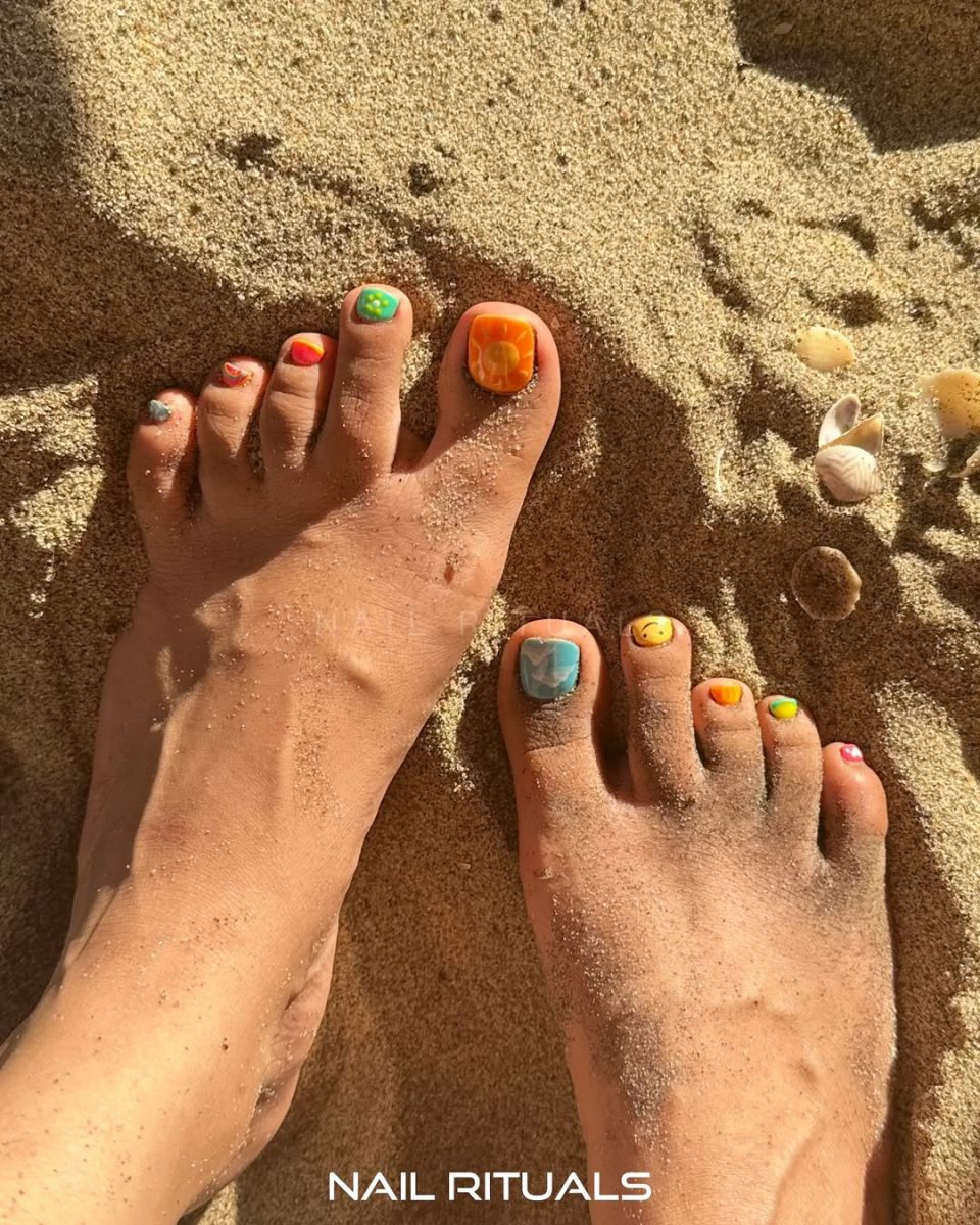 15 Stunning Summer Toe Nail Designs