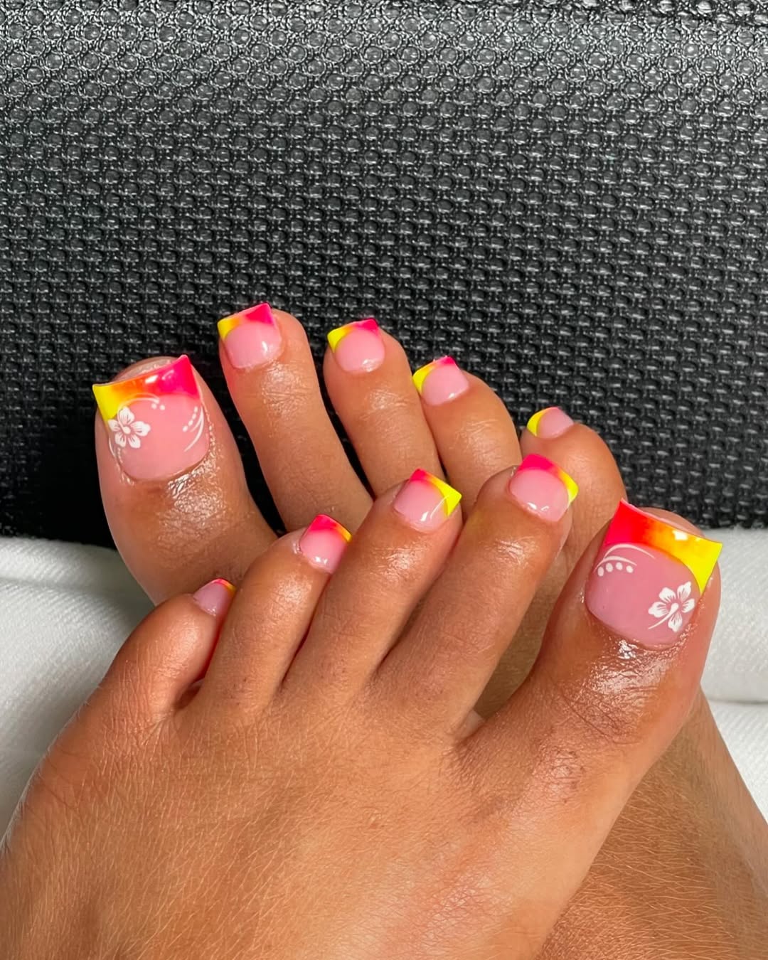 15 Stunning Summer Toe Nail Designs