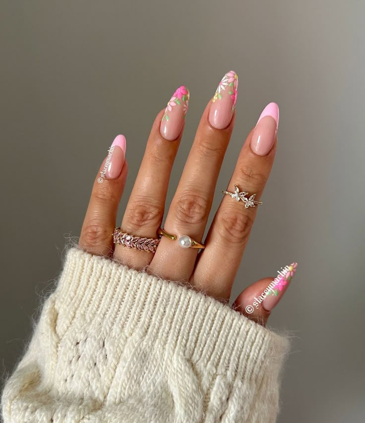 18 Stunning Beach Summer Nail Ideas