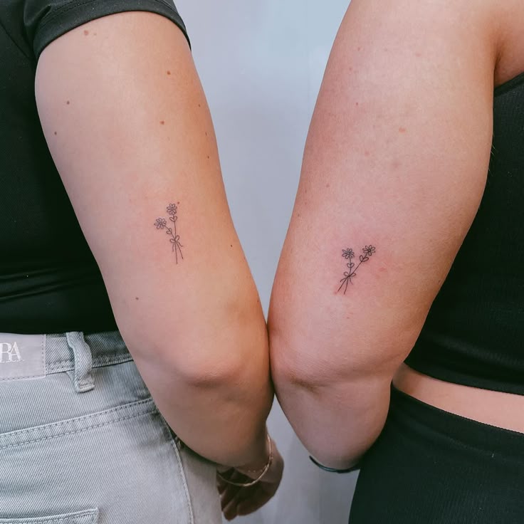 23 Minimalistic Tattoo Designs for Woman