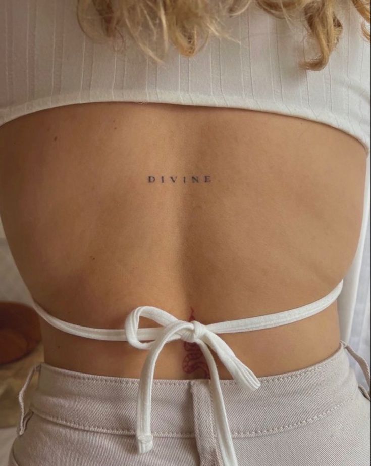 23 Minimalistic Tattoo Designs for Woman