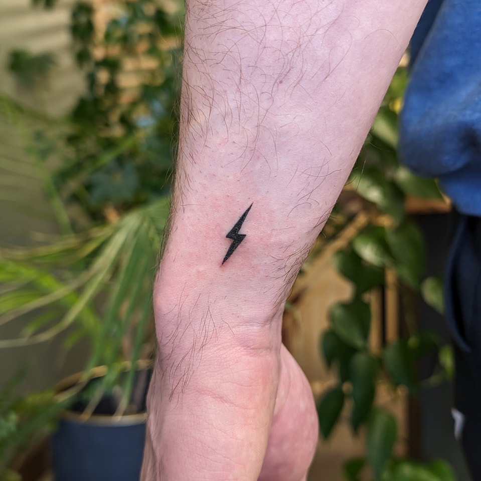 20 Minimalistic Tattoo Designs for men